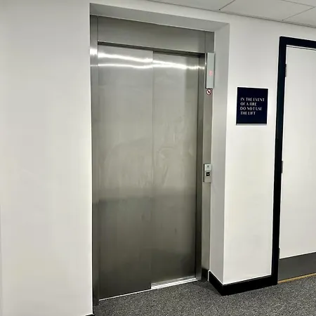Style 36 With Free Secure Parking Apartment York