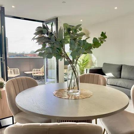 Style 36 With Free Secure Parking * York