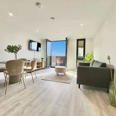 Style 36 With Free Secure Parking * York