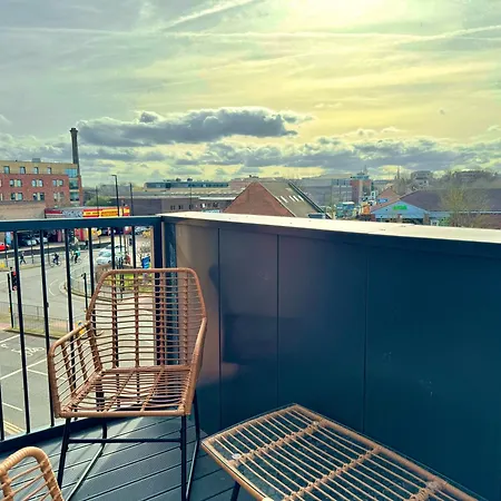 Style 36 With Free Secure Parking Apartment